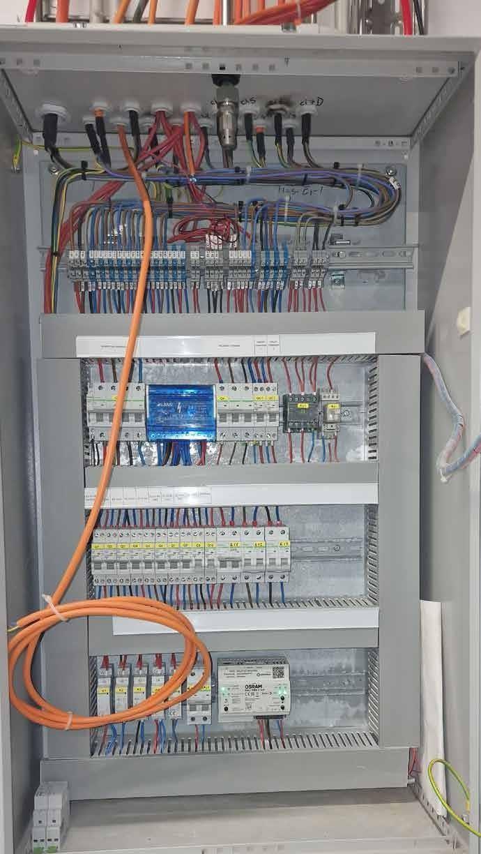 Cable tray installation