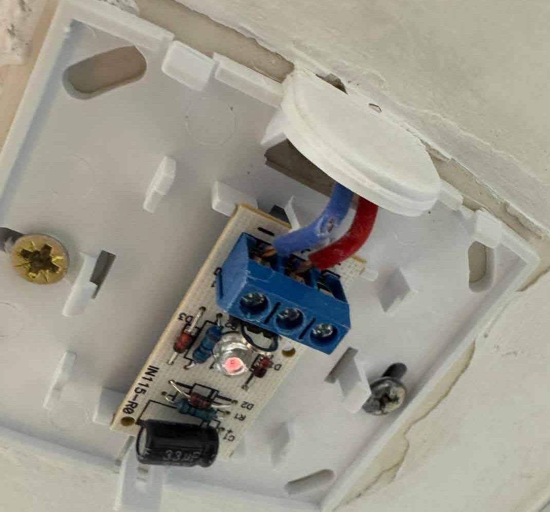 Anti-intrusion motion sensor installation
